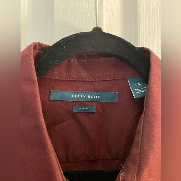 Perry Ellis - Men’s Slim Fit Burgundy Long Sleeve Button down Shirt - Picture 3 of 4